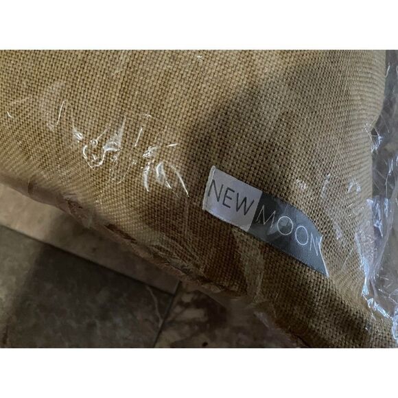 New Moon Mesa Square Linen Pillow Cover & Insert 22x22 - Picture 3 of 4